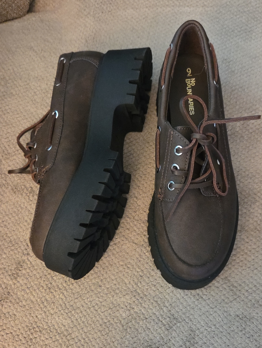 No Boundaries Women’s Brown Lace-Up Boat Shoes with Black Lug Sole Sz 9 - Picture 1 of 11